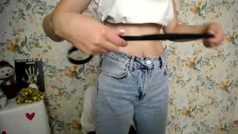 Snapshot of milana_cutie_ chatting on 09/16/25, 05:52 Milana online show from 09/16/25, 05:52