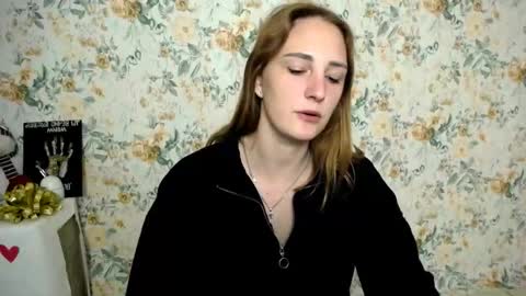 Snapshot of milana_cutie_ chatting on 09/24/25, 06:06 Milana online show from 09/24/25, 06:06