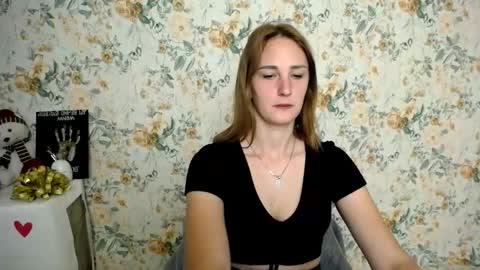 Snapshot of milana_cutie_ chatting on 09/26/25, 05:55 Milana online show from 09/26/25, 05:55