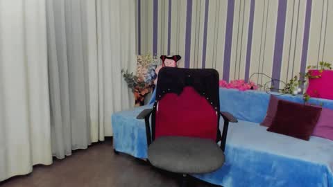 MilanaAlvis online show from 10/18/25, 12:17