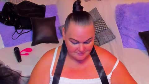 Lana online show from 09/23/25, 08:12