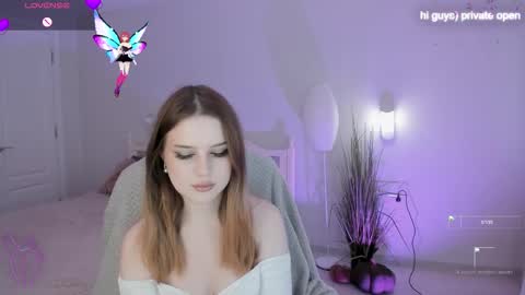 milanamoons online show from 11/02/25, 09:55