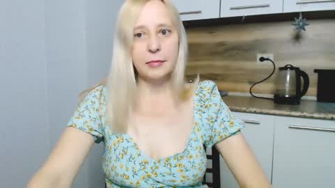 Snapshot of milanav chatting on 12/04/24, 03:37 Milena online show from 12/04/24, 03:37