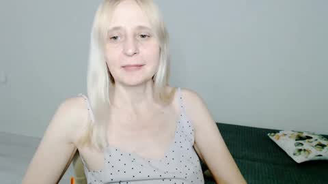 Snapshot of milanav chatting on 02/09/25, 03:01 Milena online show from 02/09/25, 03:01