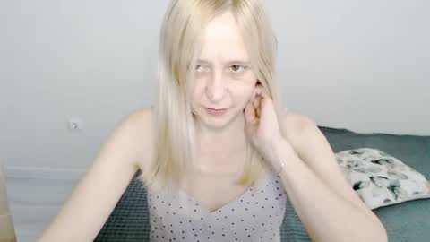 Snapshot of milanav chatting on 02/16/25, 07:59 Milena online show from 02/16/25, 07:59