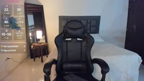 Mia online show from 11/15/25, 04:10