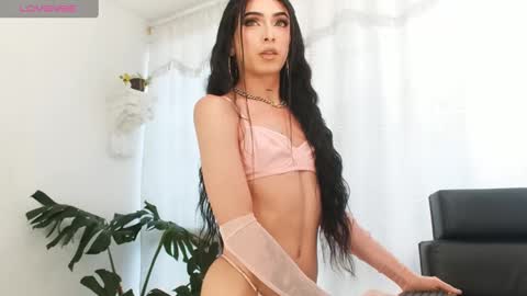 Snapshot of milansantana24 chatting on 12/03/24, 09:34 MILAN SANTANA online show from 12/03/24, 09:34