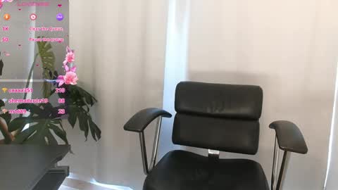 Snapshot of milansantana24 chatting on 02/20/25, 09:09 MILAN SANTANA online show from 02/20/25, 09:09