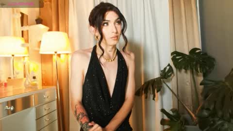 Snapshot of milansantana24 chatting on 11/11/25, 01:05 MILAN SANTANA online show from 11/11/25, 01:05