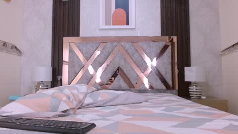 milanzaire online show from 12/24/24, 11:00