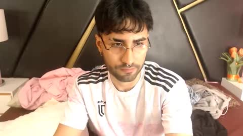 milanzaire online show from 09/17/25, 12:23