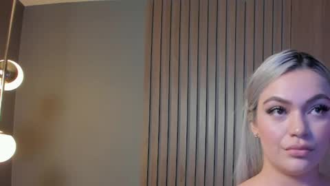 Snapshot of milaowens chatting on 02/27/25, 03:05 Sexy Mila online show from 02/27/25, 03:05