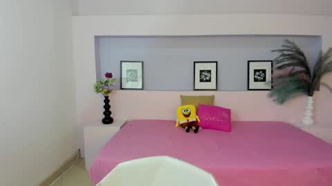 Snapshot of milarose4 chatting on 12/17/24, 11:06 Mila Rose online show from 12/17/24, 11:06