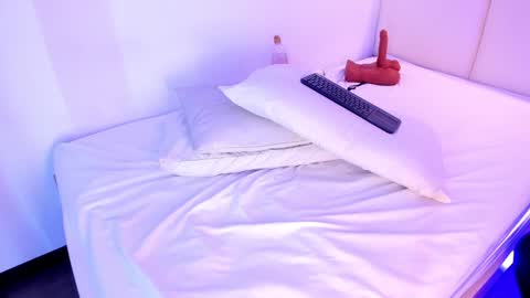 Milena  online show from 12/31/24, 03:53