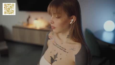 Snapshot of mileeena chatting on 10/22/25, 12:05 M Telegram mamagotachannel online show from 10/22/25, 12:05