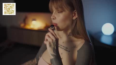 Snapshot of mileeena chatting on 11/17/25, 12:00 M Telegram mamagotachannel online show from 11/17/25, 12:00