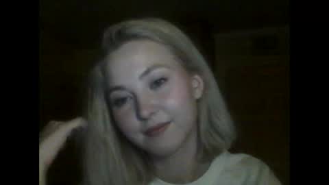Snapshot of milena391630 chatting on 03/09/25, 08:31 Milena new nonude shy blonde natural online show from 03/09/25, 08:31
