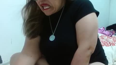 Snapshot of milena_hoot_ chatting on 09/20/25, 02:12 MILENA online show from 09/20/25, 02:12