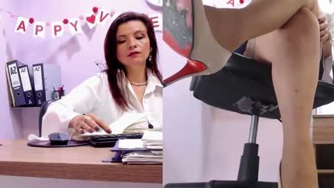 Snapshot of milenahot_69 chatting on 02/17/25, 12:16 Milena online show from 02/17/25, 12:16