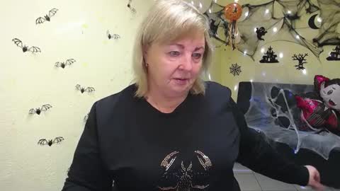 Milena online show from 10/19/25, 05:08