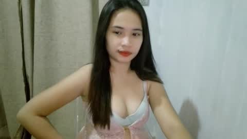 Snapshot of miletera chatting on 10/29/25, 01:46 miletera online show from 10/29/25, 01:46