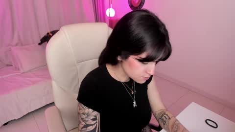  IEY EY  online show from 10/16/25, 04:35