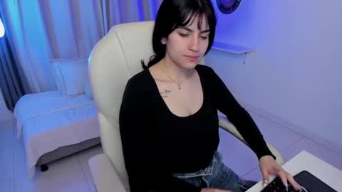  IEY EY  online show from 11/14/25, 03:16