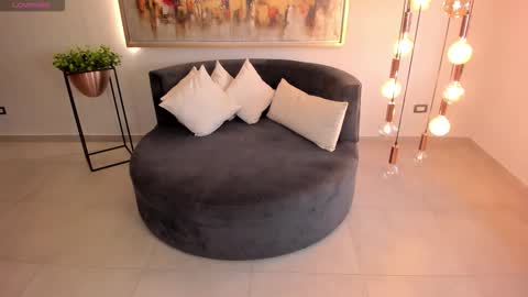 Miley Cruz  IG miley model23 online show from 10/23/25, 10:08