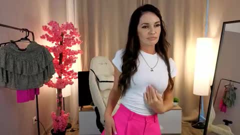 Snapshot of milf_mamyy chatting on 10/09/25, 07:17 Filicia online show from 10/09/25, 07:17