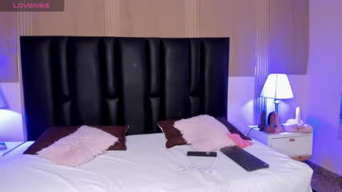 milf_meli online show from 10/27/25, 07:07