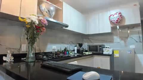 Snapshot of milfashley chatting on 02/19/25, 01:39 ASHLEY online show from 02/19/25, 01:39