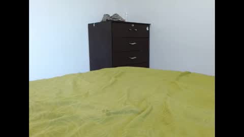 milfevha online show from 10/25/25, 10:15