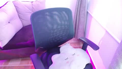 Snapshot of milfrosalie chatting on 02/02/25, 03:49 Rosalie online show from 02/02/25, 03:49