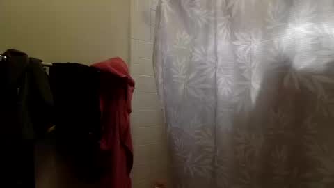 Snapshot of milfsfreaky69 chatting on 10/12/25, 08:30 BabygirlsFreaky online show from 10/12/25, 08:30