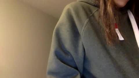 Snapshot of milfsfreaky69 chatting on 10/27/25, 10:08 BabygirlsFreaky online show from 10/27/25, 10:08