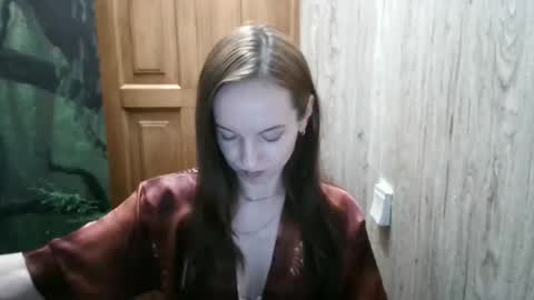 Snapshot of miliah chatting on 12/13/24, 07:32 miliah online show from 12/13/24, 07:32