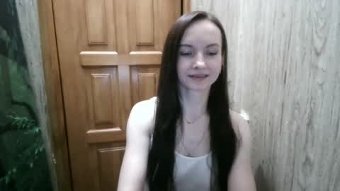 Snapshot of miliah chatting on 12/21/24, 08:32 miliah online show from 12/21/24, 08:32