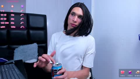 Snapshot of milk_max18 chatting on 01/16/25, 09:19 MAX online show from 01/16/25, 09:19