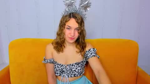 Snapshot of milkablond chatting on 12/30/24, 10:45 milkablond online show from 12/30/24, 10:45