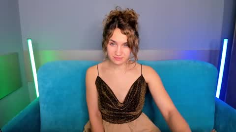 Snapshot of milkablond chatting on 01/14/25, 04:15 milkablond online show from 01/14/25, 04:15
