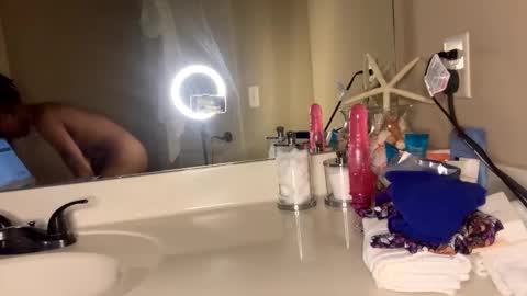 Snapshot of milkmarie123 chatting on 11/22/25, 04:22 milkmarie online show from 11/22/25, 04:22