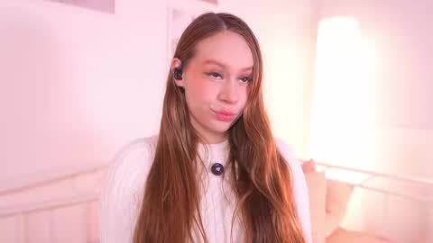 milky_0 online show from 10/19/25, 11:05