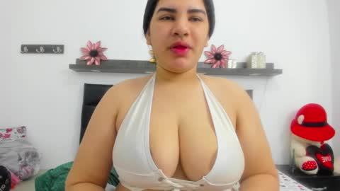 Snapshot of milky_way_18 chatting on 01/05/25, 01:15 milky_way_18 online show from 01/05/25, 01:15