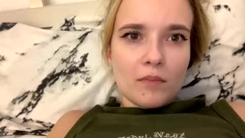 milkybaby269137 online show from 02/08/25, 06:12