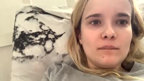 milkybaby269137 online show from 02/17/25, 09:35