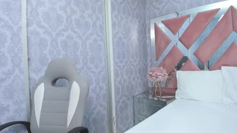 Sofia  online show from 11/18/25, 06:34