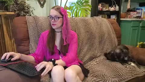 Peach Doll online show from 12/16/24, 08:16