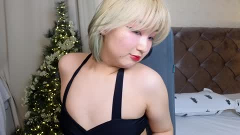 Milla or just Mi online show from 12/24/24, 05:44