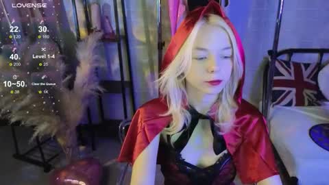 Snapshot of millaholt chatting on 10/26/25, 08:31 Hello Im Mila online show from 10/26/25, 08:31