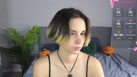 Snapshot of millaholt chatting on 11/04/25, 01:16 Hello Im Mila online show from 11/04/25, 01:16